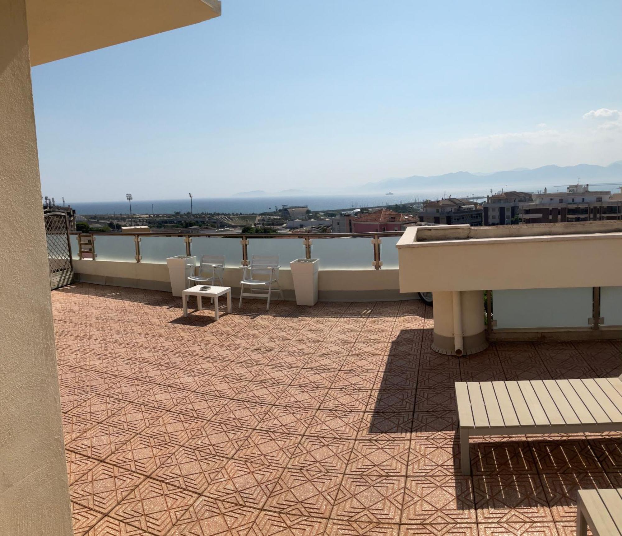 Giroloft Appartement Cagliari Buitenkant foto